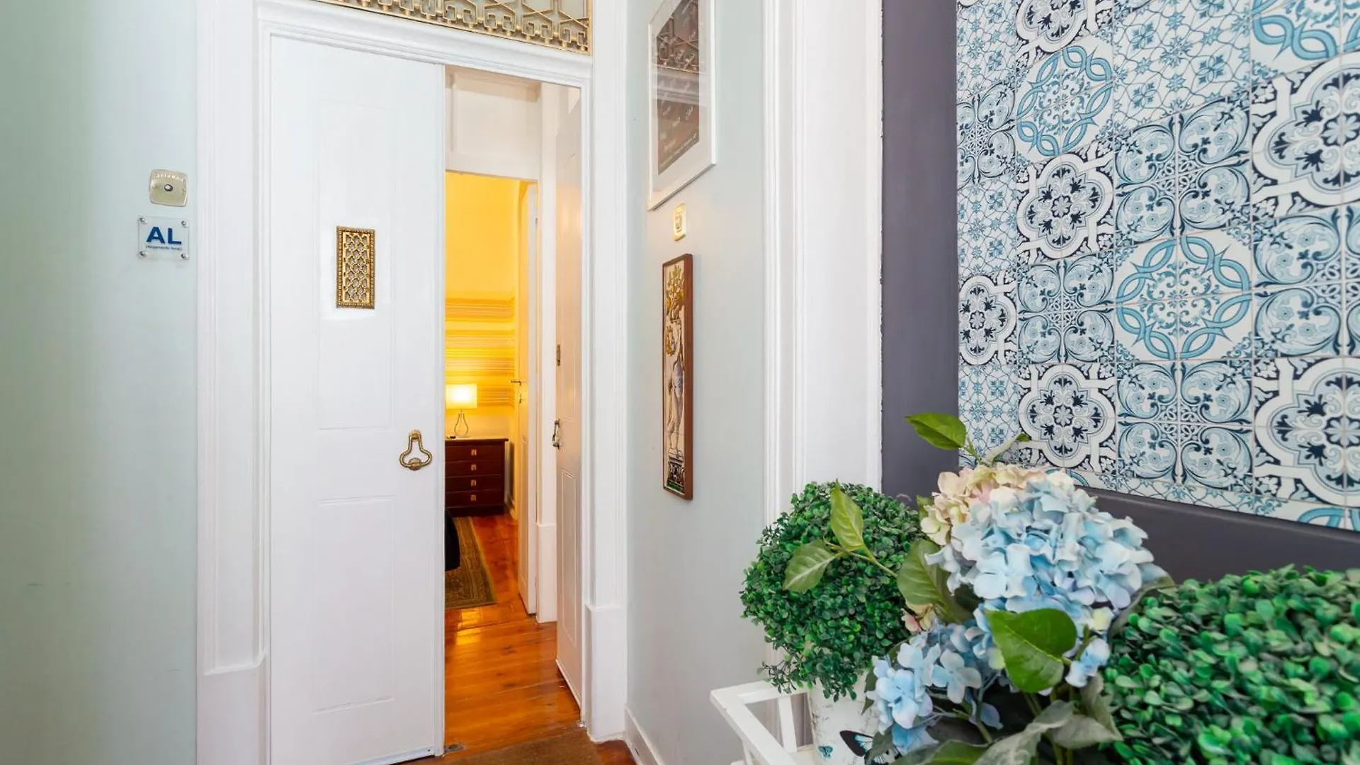 Central Lisbon Vintage & Modern Apartment