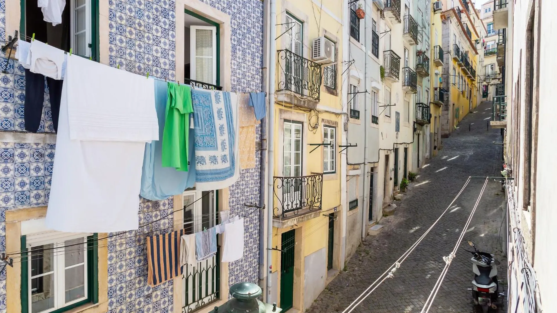 Central Lisbon Vintage & Modern Apartment
